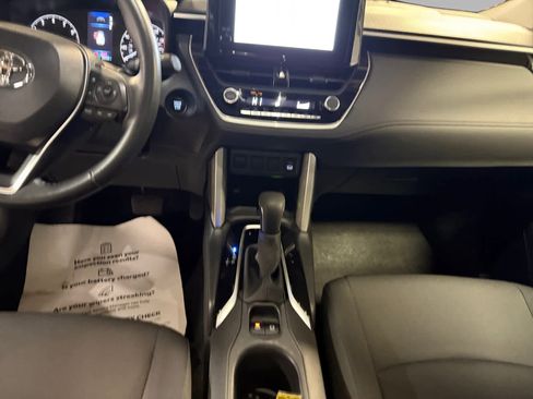 Used 2024 Toyota Corolla Cross LE image 11