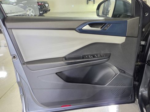 Used 2023 Volkswagen Taos SE image 20