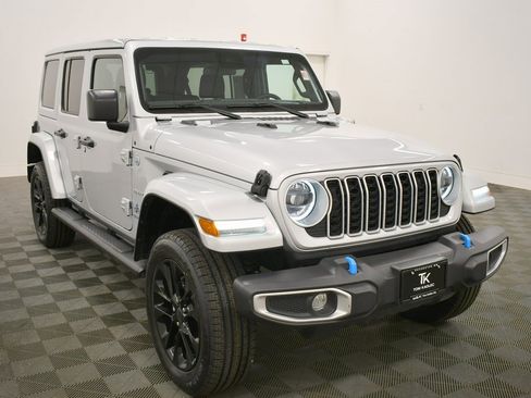 Used 2024 Jeep Wrangler Unlimited Sahara image 10