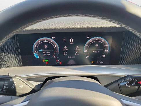 New 2026 Volkswagen Tiguan SE AWD/4WD image 11