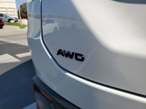 Used 2025 Honda Pilot Black Edition image 9