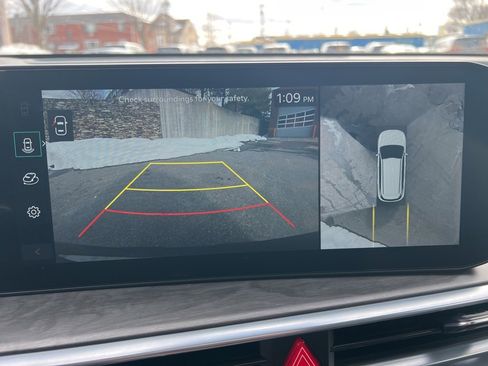 Certified 2025 Kia Sorento SX Prestige image 21