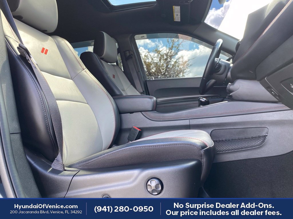 Used 2023 Dodge Durango R/T RWD image 16