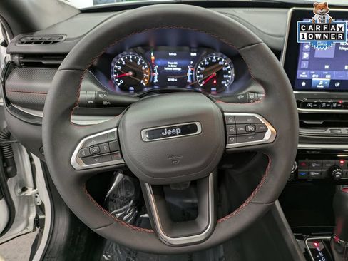 Used 2025 Jeep Compass Trailhawk AWD/4WD image 21