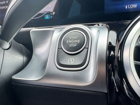 New 2025 Mercedes-Benz GLB 250 image 23