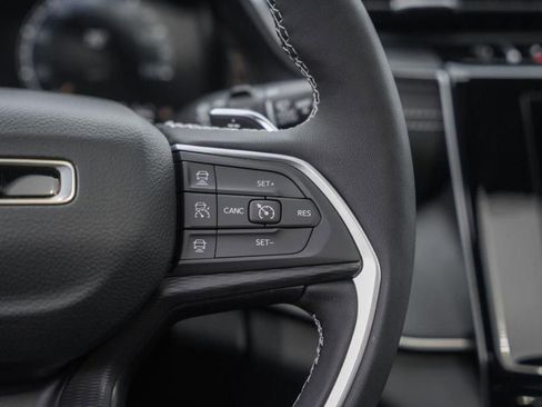 New 2025 Jeep Grand Cherokee Laredo X w/ Luxury Tech Group I image 27