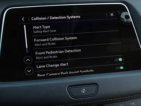 Used 2022 Cadillac XT4 Premium Luxury w/ Safety Alert Package image 28