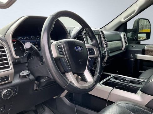 Used 2017 Ford F250 Lariat w/ Lariat Value Package image 13