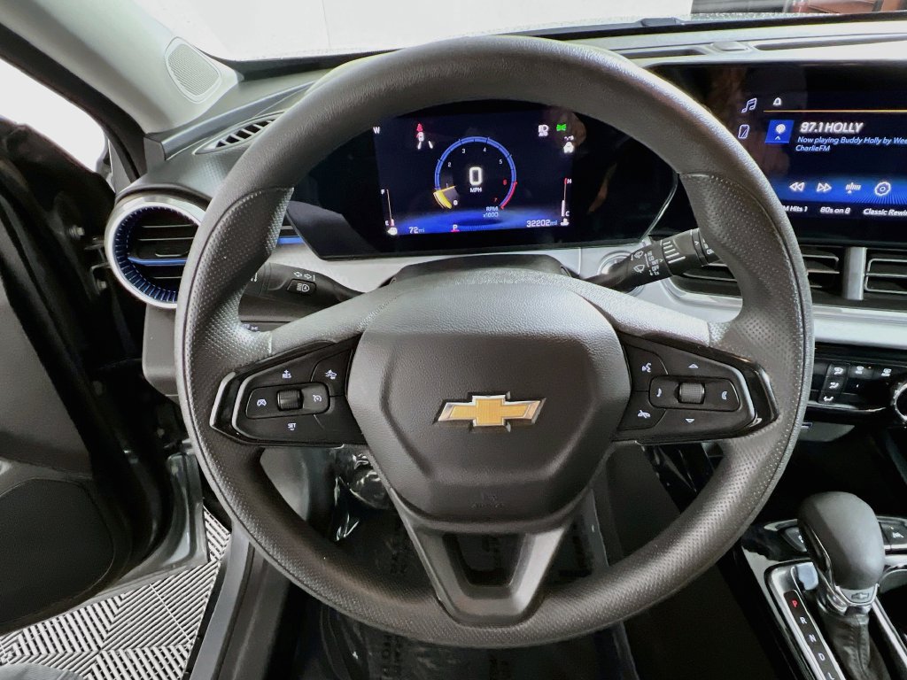 Used 2024 Chevrolet Trax LT FWD image 10