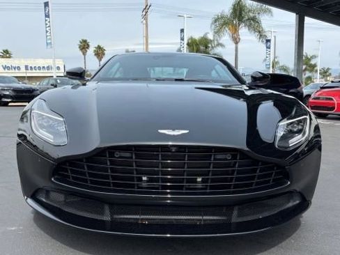 Used 2018 Aston Martin DB11 Coupe image 7