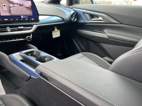 New 2026 Chevrolet Equinox EV LT AWD/4WD image 29