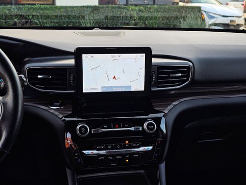 Used 2023 Ford Explorer Limited w/ Equipment Group 301A image 24