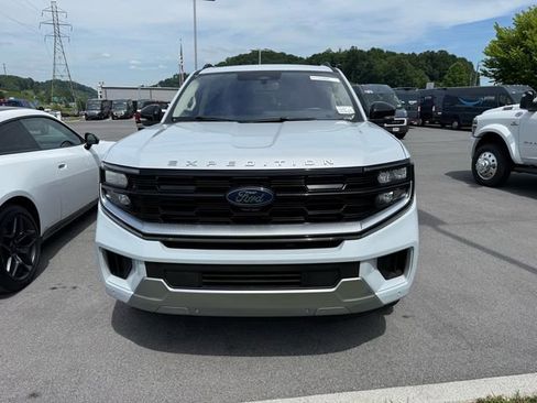 Used 2025 Ford Expedition Platinum AWD/4WD image 7