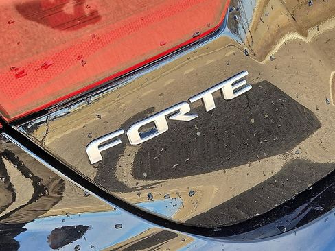 Used 2024 Kia Forte LXS image 12