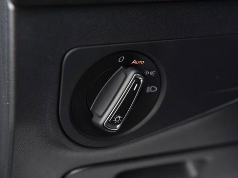 Certified 2024 Volkswagen Tiguan SE AWD/4WD image 11