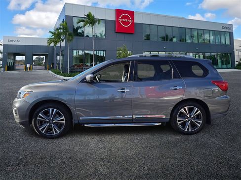 Used 2019 Nissan Pathfinder Platinum image 3