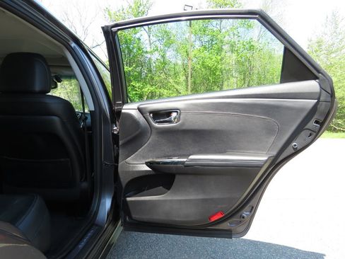 Used 2014 Toyota Avalon Limited w/ Technology Package FWD image 15
