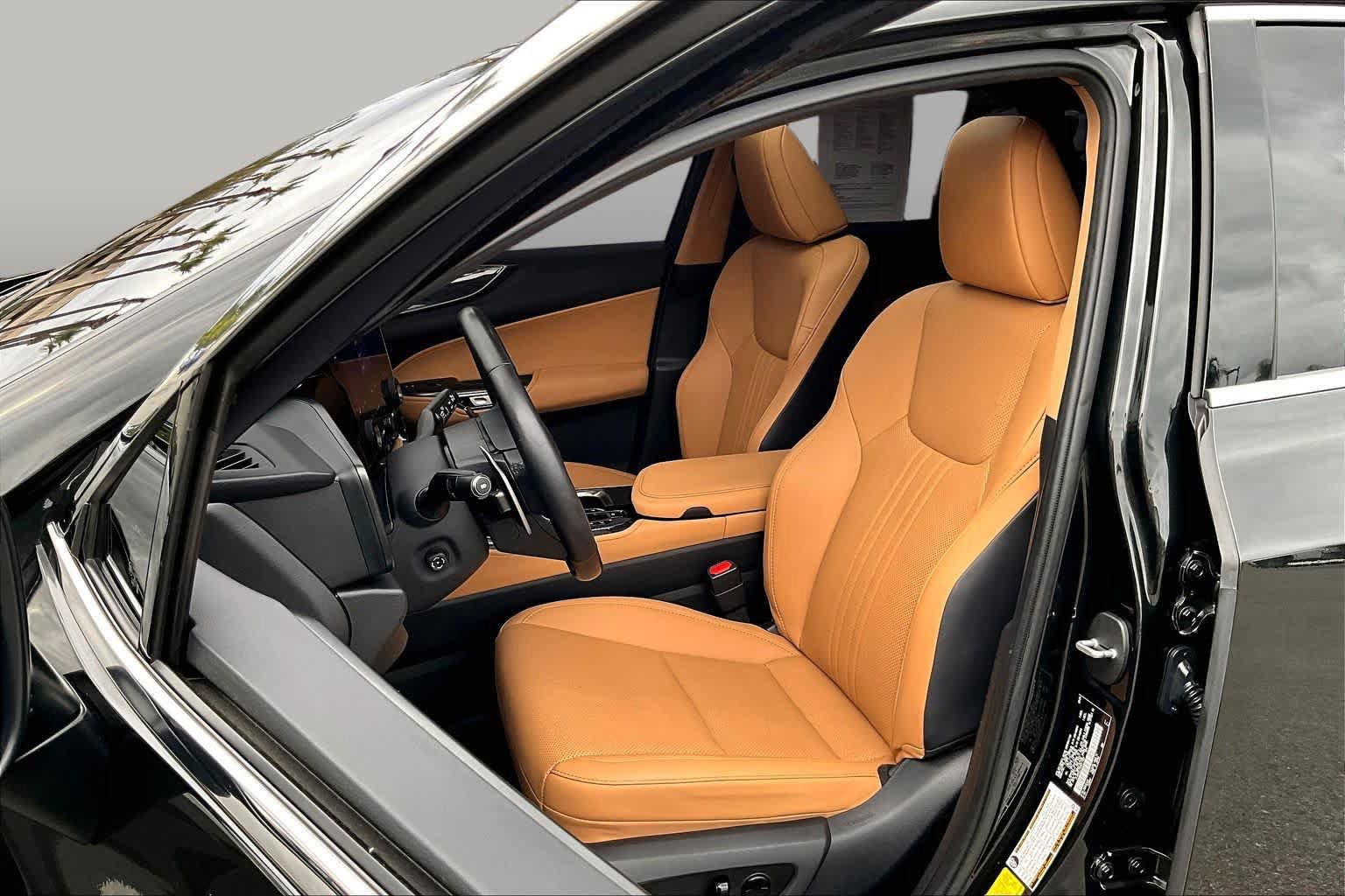 Certified 2025 Lexus NX 350 AWD w/ Accessory Package (2T) image 7