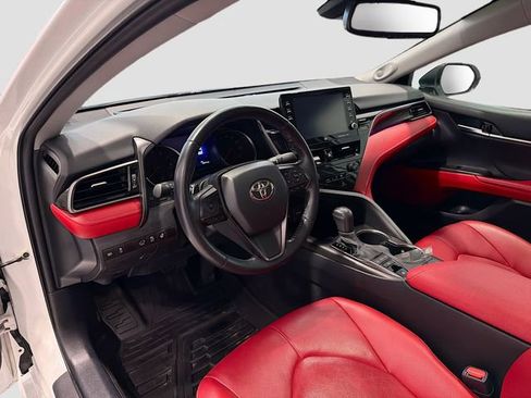 Used 2021 Toyota Camry XSE FWD image 9