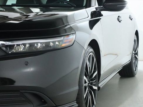 Used 2025 Honda Accord Touring image 4
