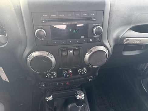 Used 2018 Jeep Wrangler Sport AWD/4WD image 31
