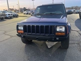 Used 2000 Jeep Cherokee Classic video 2