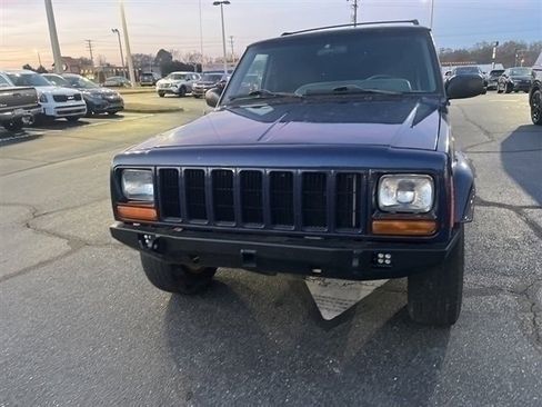 Used 2000 Jeep Cherokee Classic image 2