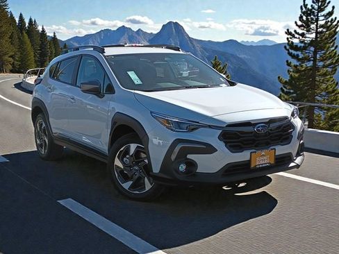 New 2026 Subaru Crosstrek 2.5i Limited w/ Crosstrek Mirror Package image 2