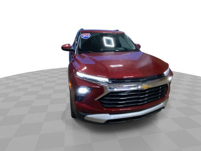 Used 2024 Chevrolet TrailBlazer LT w/ LT Cold Weather Package AWD/4WD image 4
