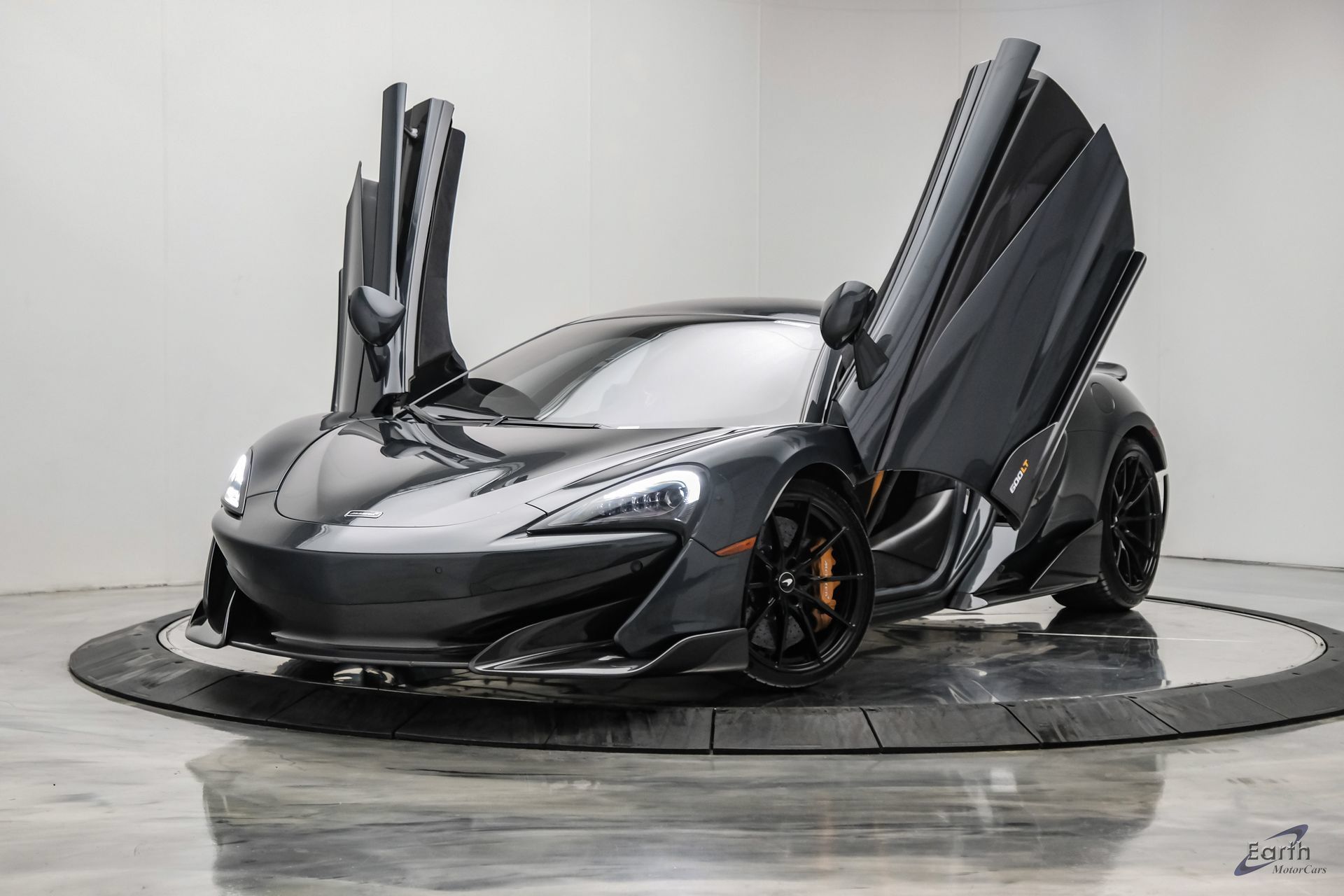 Used 2019 McLaren 600LT RWD image 4