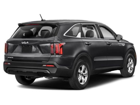 Used 2023 Kia Sorento LX FWD image 2