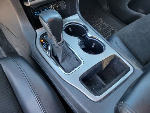 Used 2020 Jeep Grand Cherokee Altitude AWD/4WD image 21