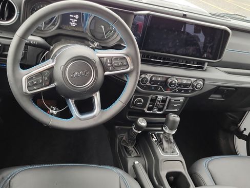 Used 2024 Jeep Wrangler High Altitude AWD/4WD image 7