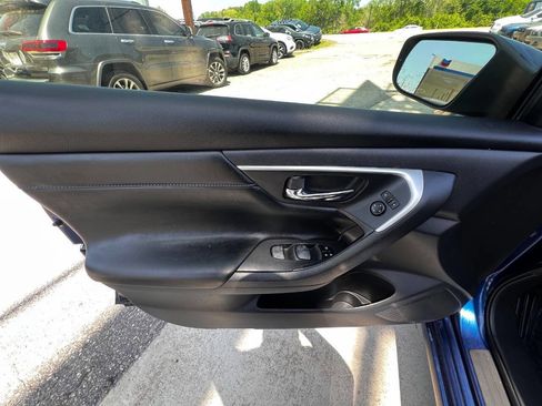 Used 2017 Nissan Altima 2.5 SR FWD image 17
