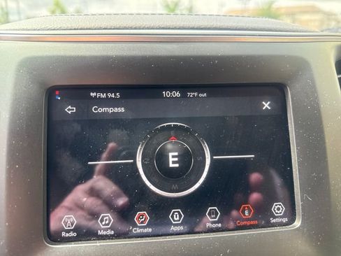Used 2019 Jeep Cherokee Latitude w/ Popular Appearance Group FWD image 16