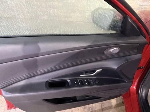 Used 2025 Hyundai Elantra SEL image 10