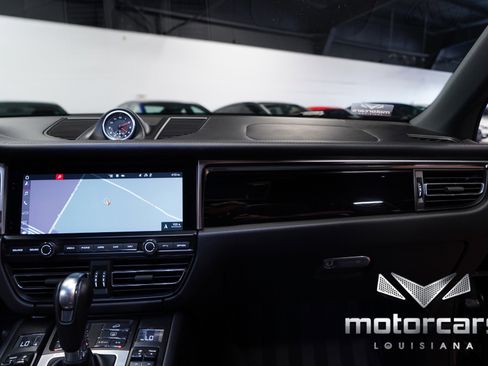 Used 2020 Porsche Macan S image 33
