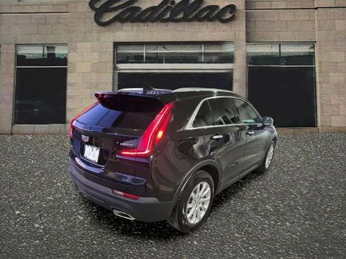 Used 2023 Cadillac XT4 Luxury w/ Cold Weather Package image 5
