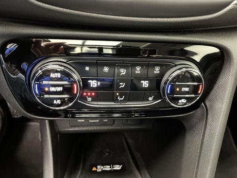 Certified 2022 Buick Encore GX Essence w/ Advanced Technology Package image 24