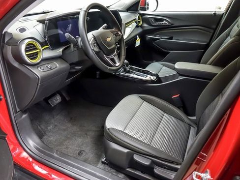 Used 2026 Chevrolet Trax LT w/ Driver Confidence Package image 9