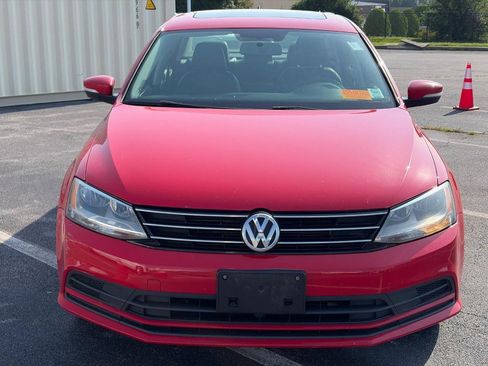 Used 2015 Volkswagen Jetta SE FWD image 2
