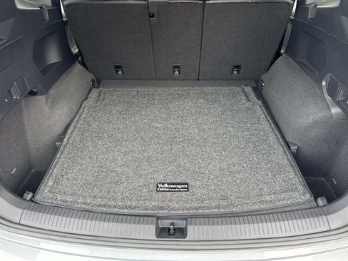 Certified 2024 Volkswagen Tiguan SE R-Line image 27