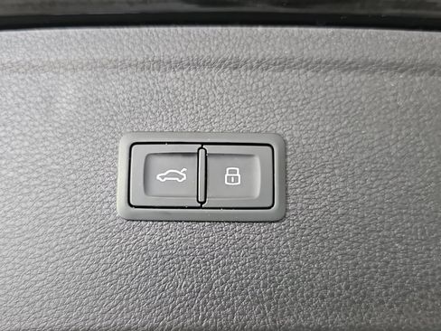 Used 2020 Audi Q5 2.0T Premium w/ Convenience Package AWD/4WD image 13