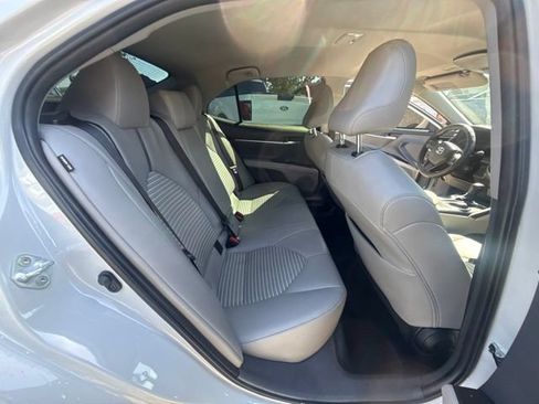 Used 2023 Toyota Camry SE FWD image 9
