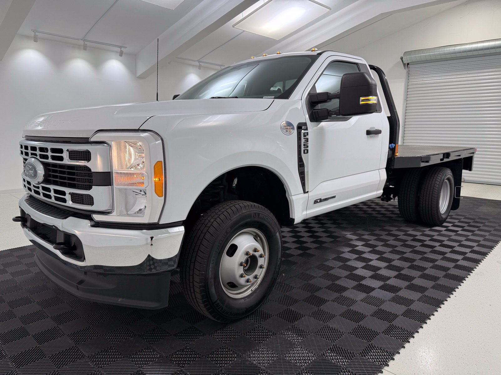 Used 2023 Ford F350 XLT w/ Snow Plow Prep Package AWD/4WD image 3