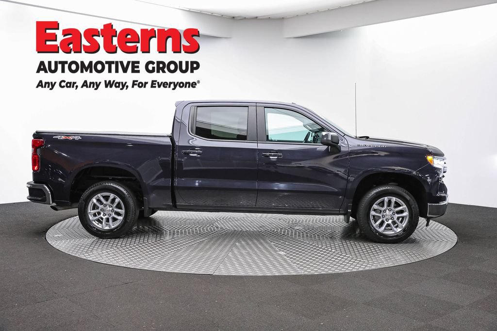 Used 2023 Chevrolet Silverado 1500 LT AWD/4WD image 5