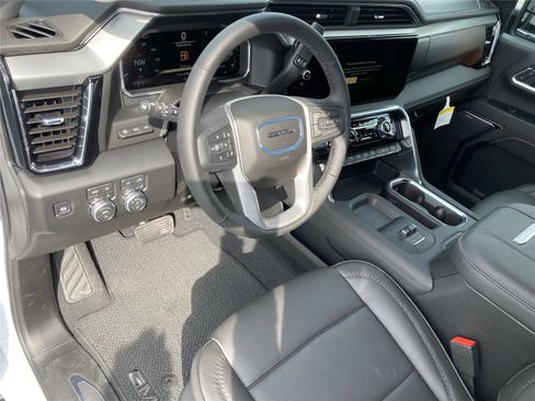 New 2026 GMC Sierra 2500 Denali w/ Denali Reserve Package image 28