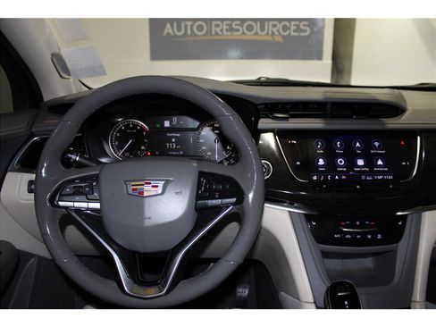 Used 2020 Cadillac XT6 Premium Luxury w/ LPO, Floor Liner Package image 38