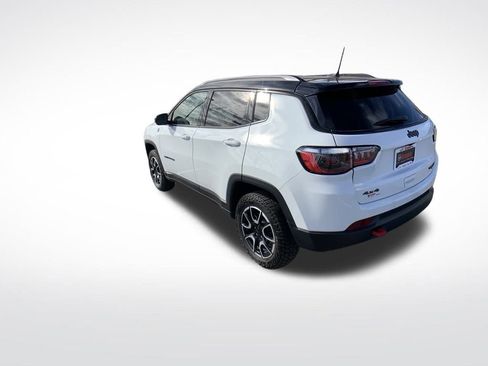 Used 2024 Jeep Compass Trailhawk AWD/4WD image 3