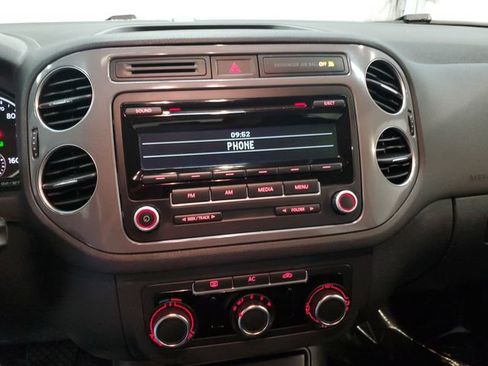 Used 2012 Volkswagen Tiguan S FWD image 17